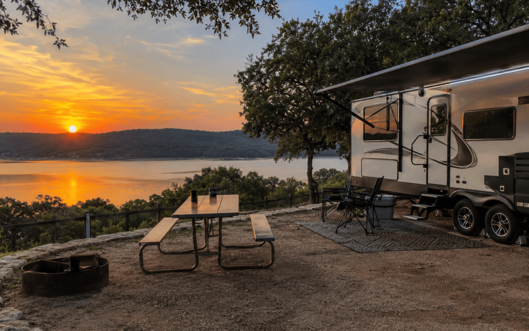 Scenic RV campsite overlooking a lake at sunset in Texas